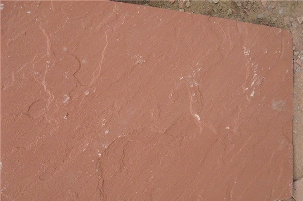 インド砂岩レッド　インドの赤い砂岩割り肌のご紹介