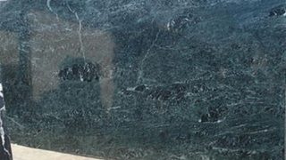ティノスグリーン　ギリシャ産グリーン系大理石のご紹介
