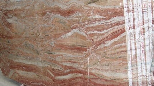 アラベスカートオロビコレッド　イタリア産赤色系大理石のご紹介