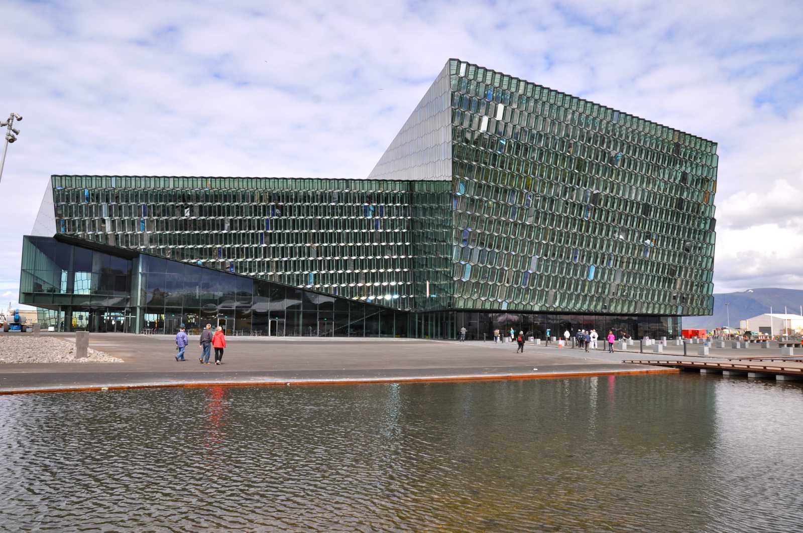 ハルパ・レイキャヴィク・コンサートホール＆会議センター（Harpa Reykjavik Concert Hall and Conference Centre）