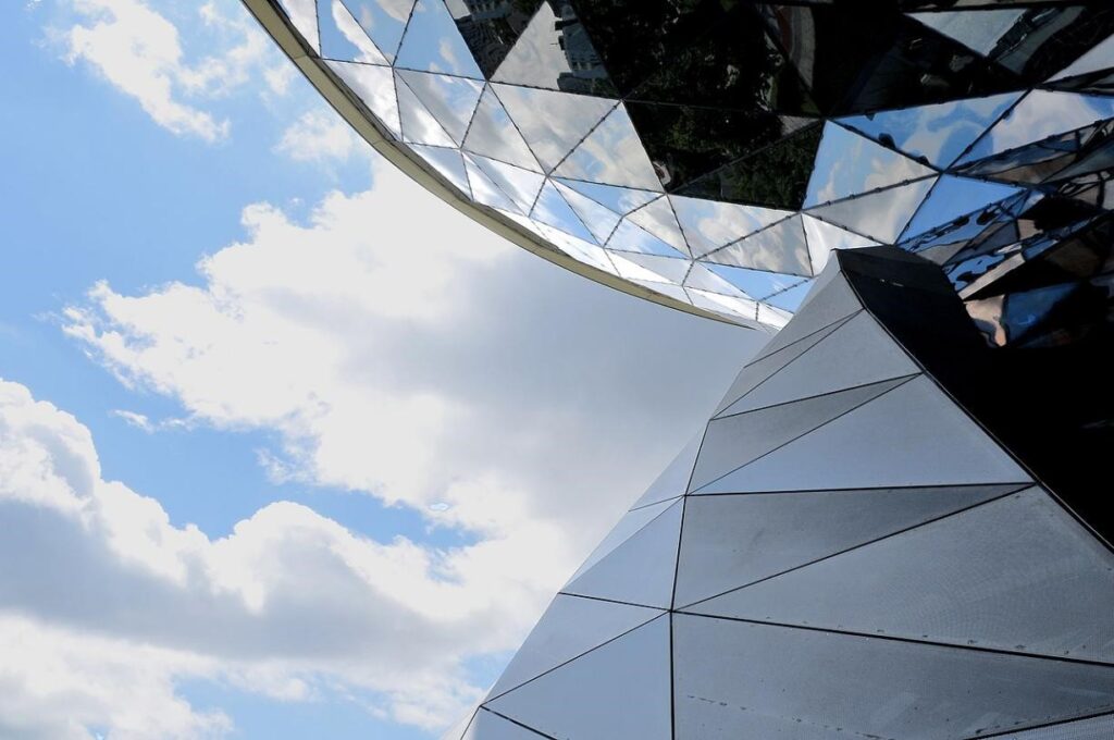 BMWワールド(BMW Welt) 建築・インテリアに関する石材メディア