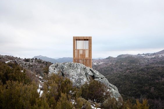 コルシカ島の鹿の観測所（Corsican Deer Observatories ）
