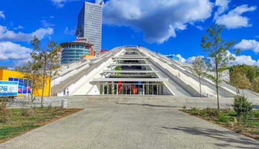 ティラナのピラミッド（Pyramid of Tirana）